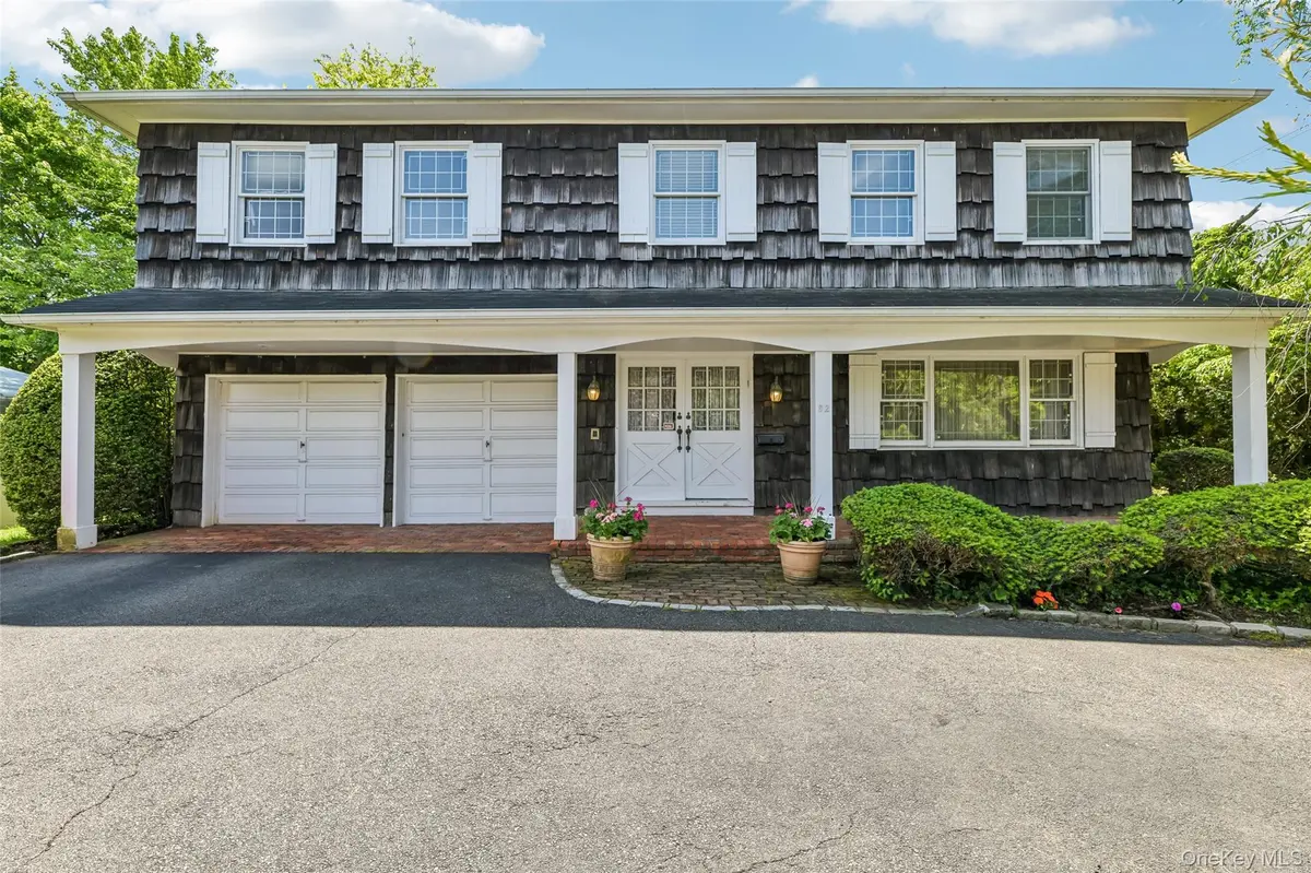 62 Larch Hill RD, Lawrence, NY 11559