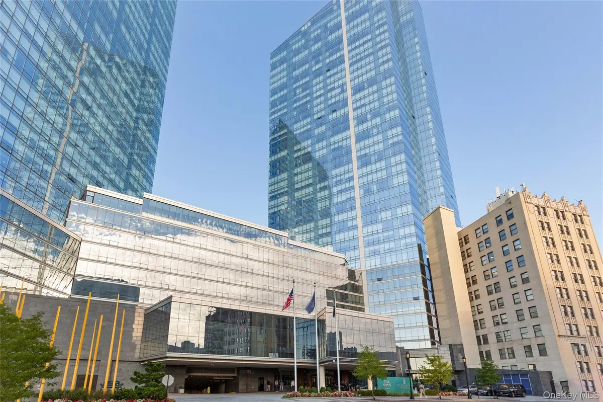 1 Renaissance SQ #33G (V7G), White Plains, NY 10601