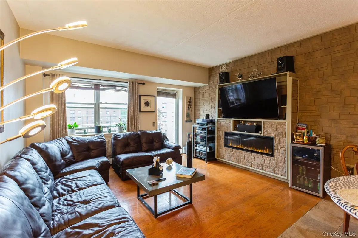 260 Beach 81st ST #6H, Rockaway Beach, NY 11693
