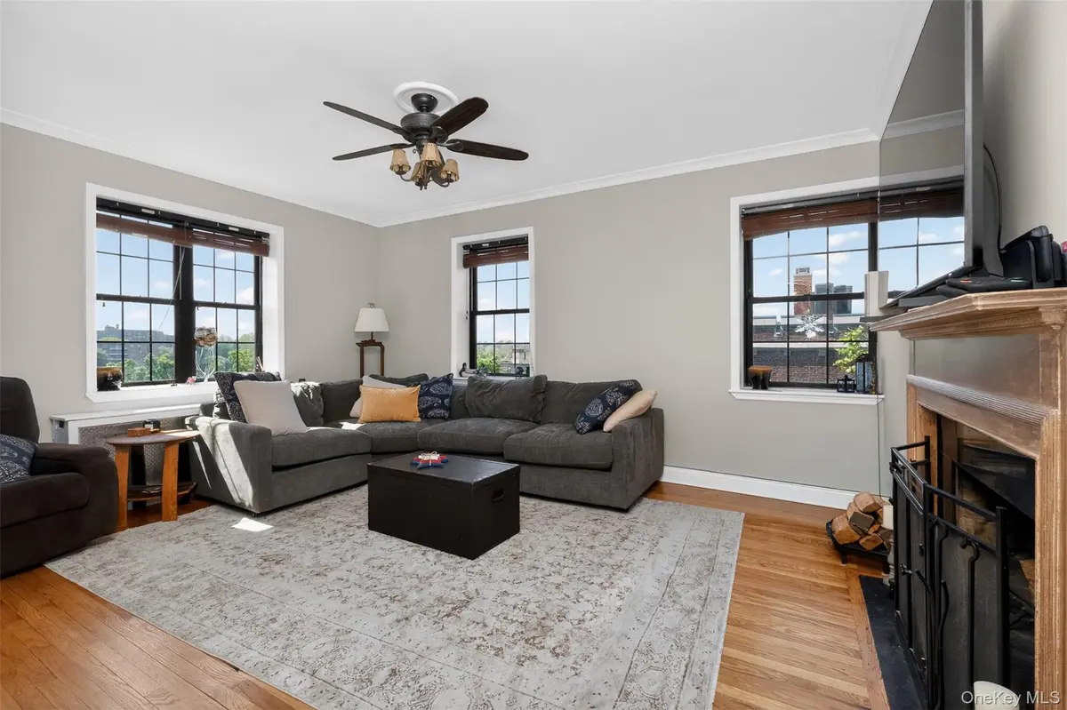 824 Bronx River RD #7C, Bronxville, NY 10708