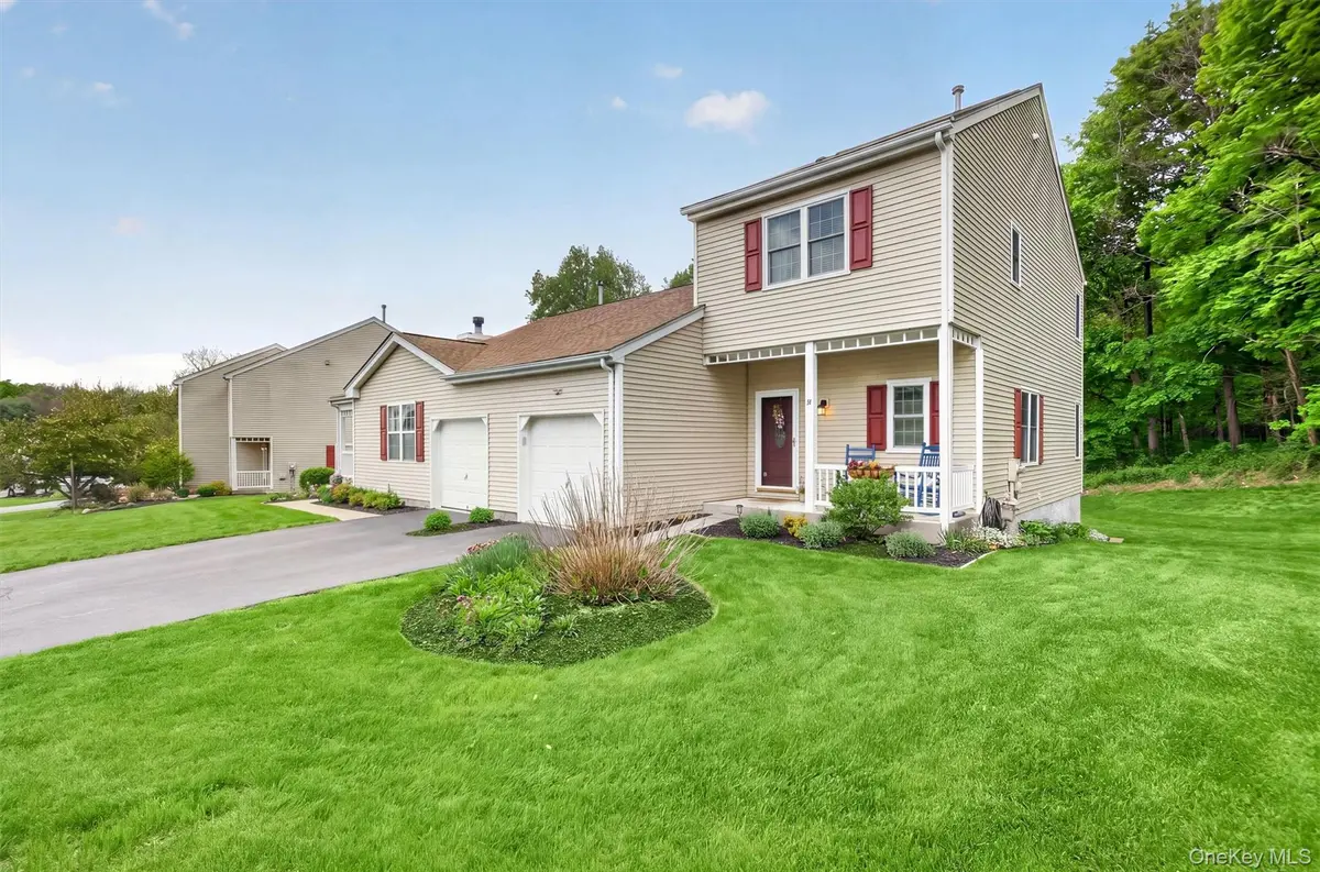 31 Bridgewater WAY, Poughkeepsie, NY 12601