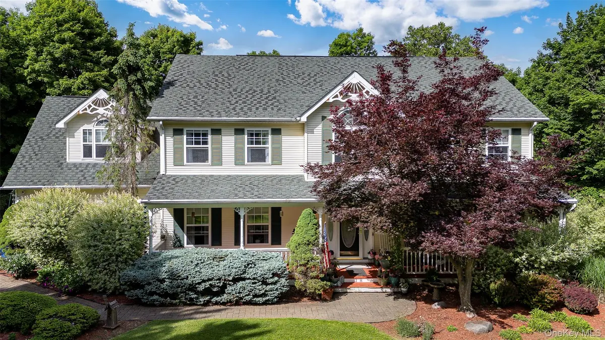 18 Windmill CT, Monroe, NY 10950