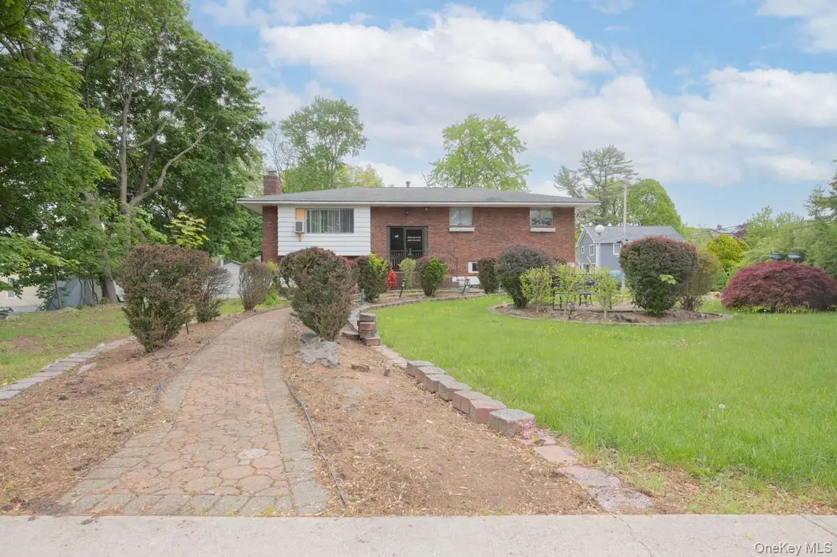 60 College AVE #1 - Upper, Nanuet, NY 10954