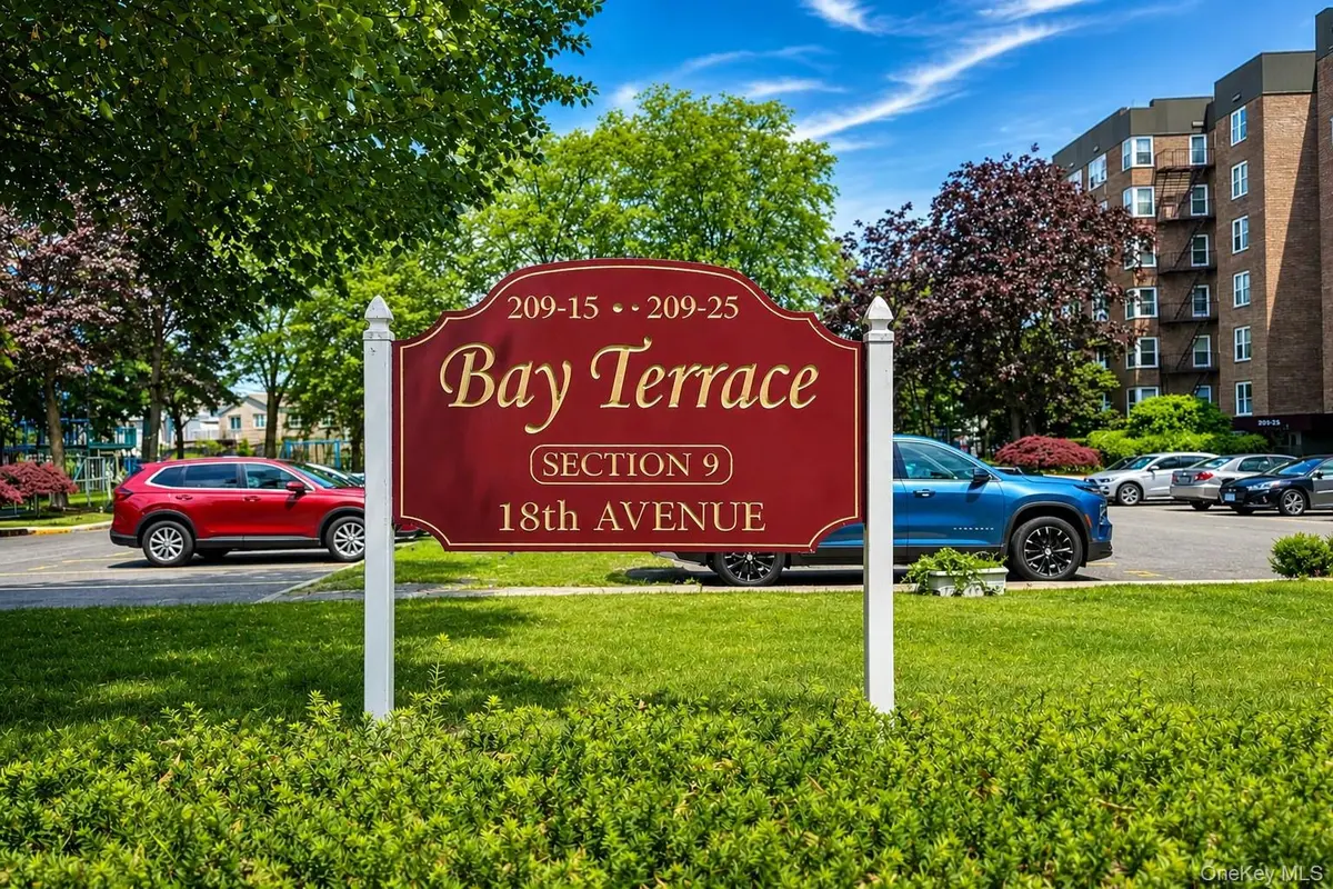 209-25 18th AVE #6D, Bayside, NY 11360