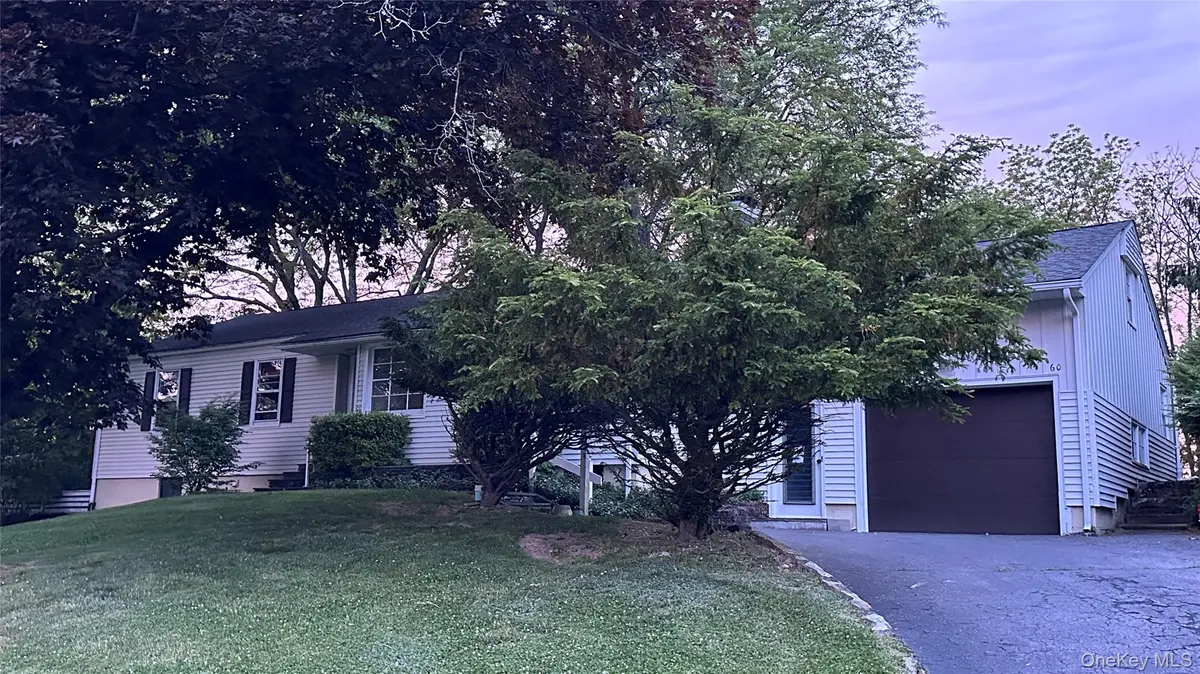 60 Shirley AVE, Fishkill, NY 12524