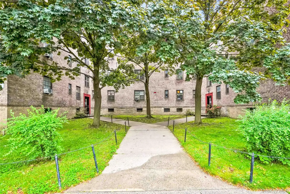 144-32 78th AVE #2G, Flushing, NY 11367
