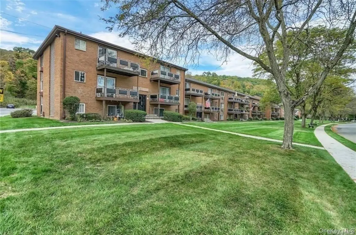 47 Tanager RD #4702, Monroe, NY 10950