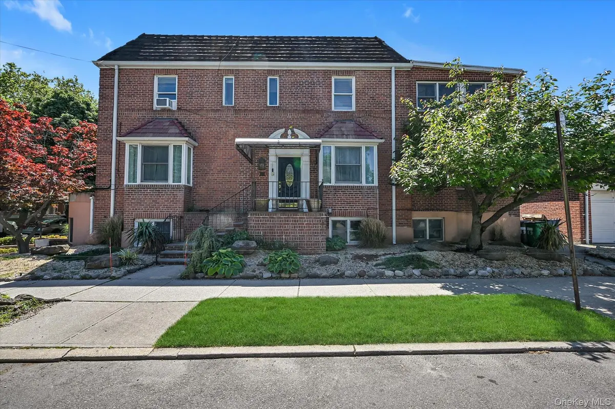 144-49 70th AVE, Kew Garden Hills, NY 11367