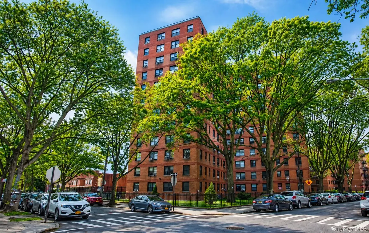 6434 102nd ST #9W, Rego Park, NY 11374