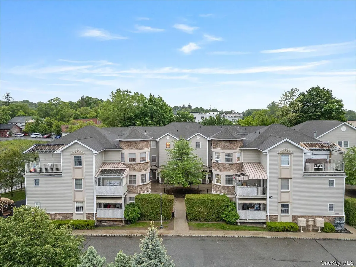 10 Horizon CT #302, Monsey, NY 10952