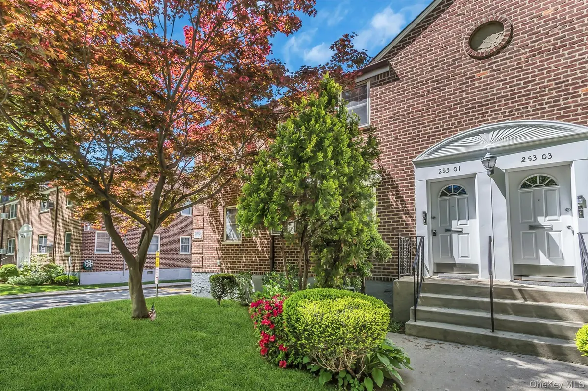 253-01 61st AVE #UPPER, Little Neck, NY 11362