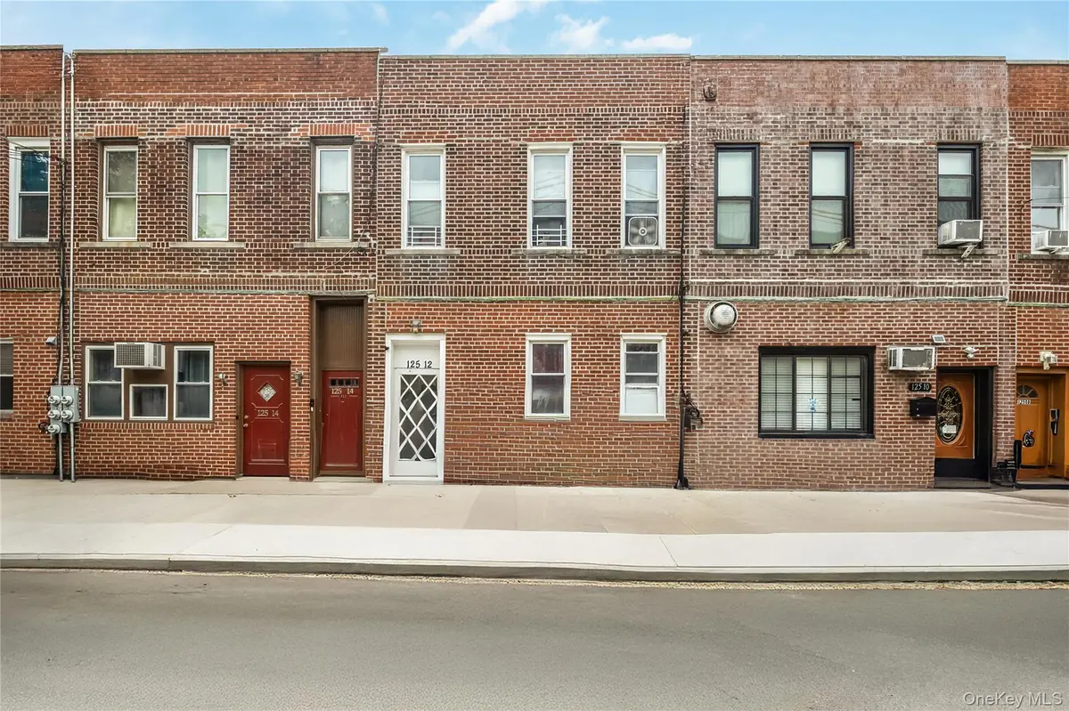 125-12 18th AVE, College Point, NY 11356