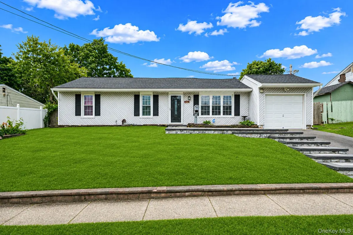 36 Naples AVE, Central Islip, NY 11722