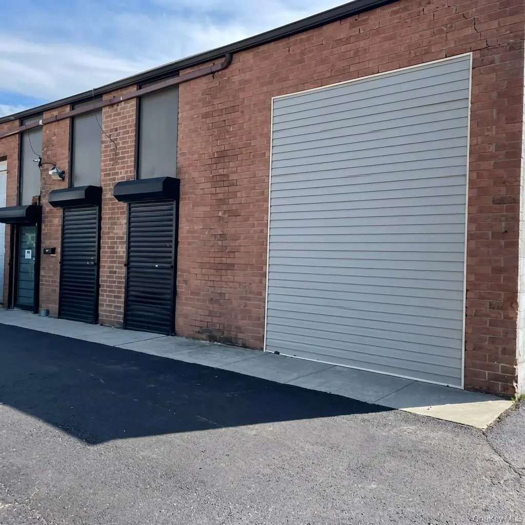 194-204 N Fehr WAY #Unit 194D, Bay Shore, NY 11706