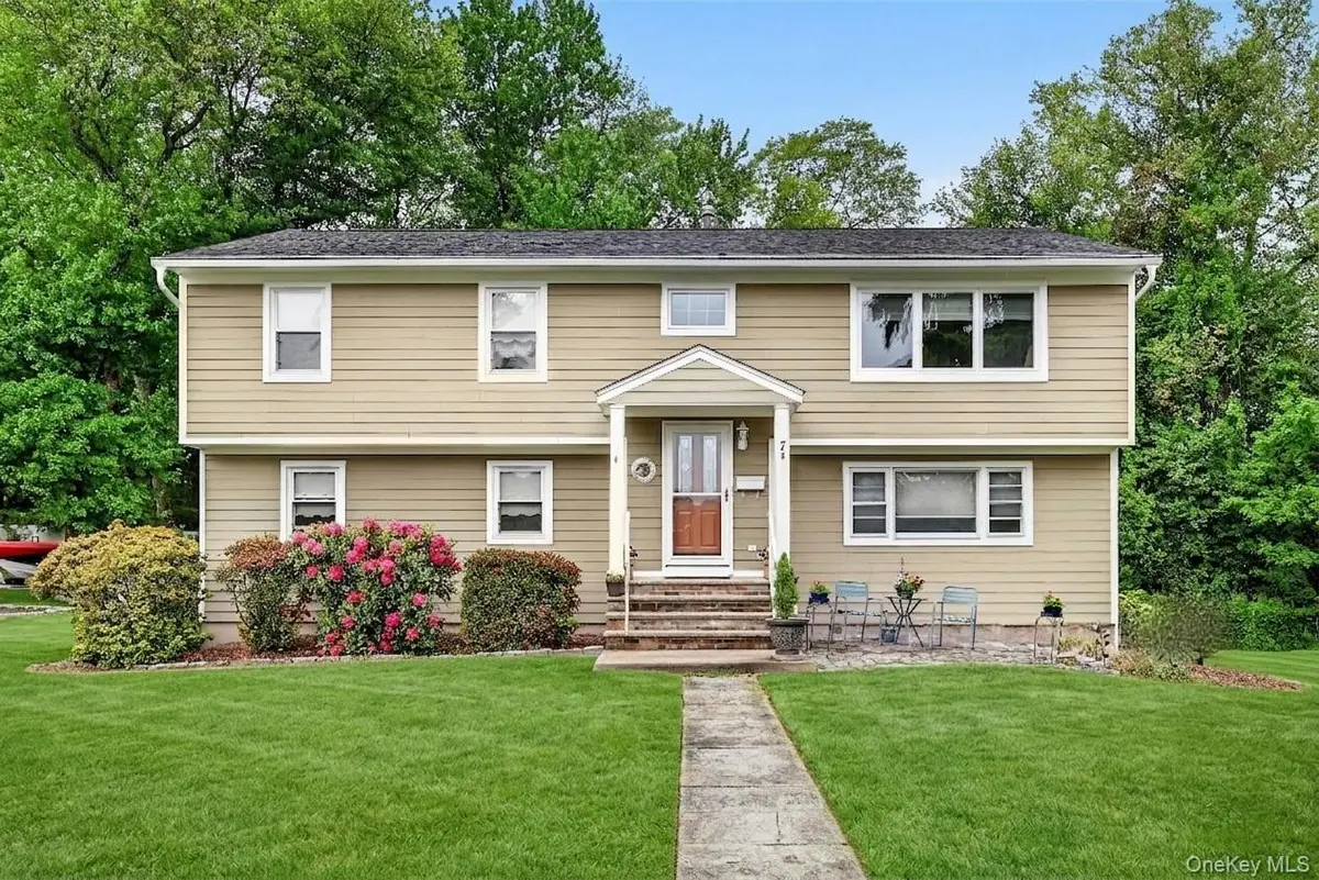 7 Windsor Brook LN, Tappan, NY 10983