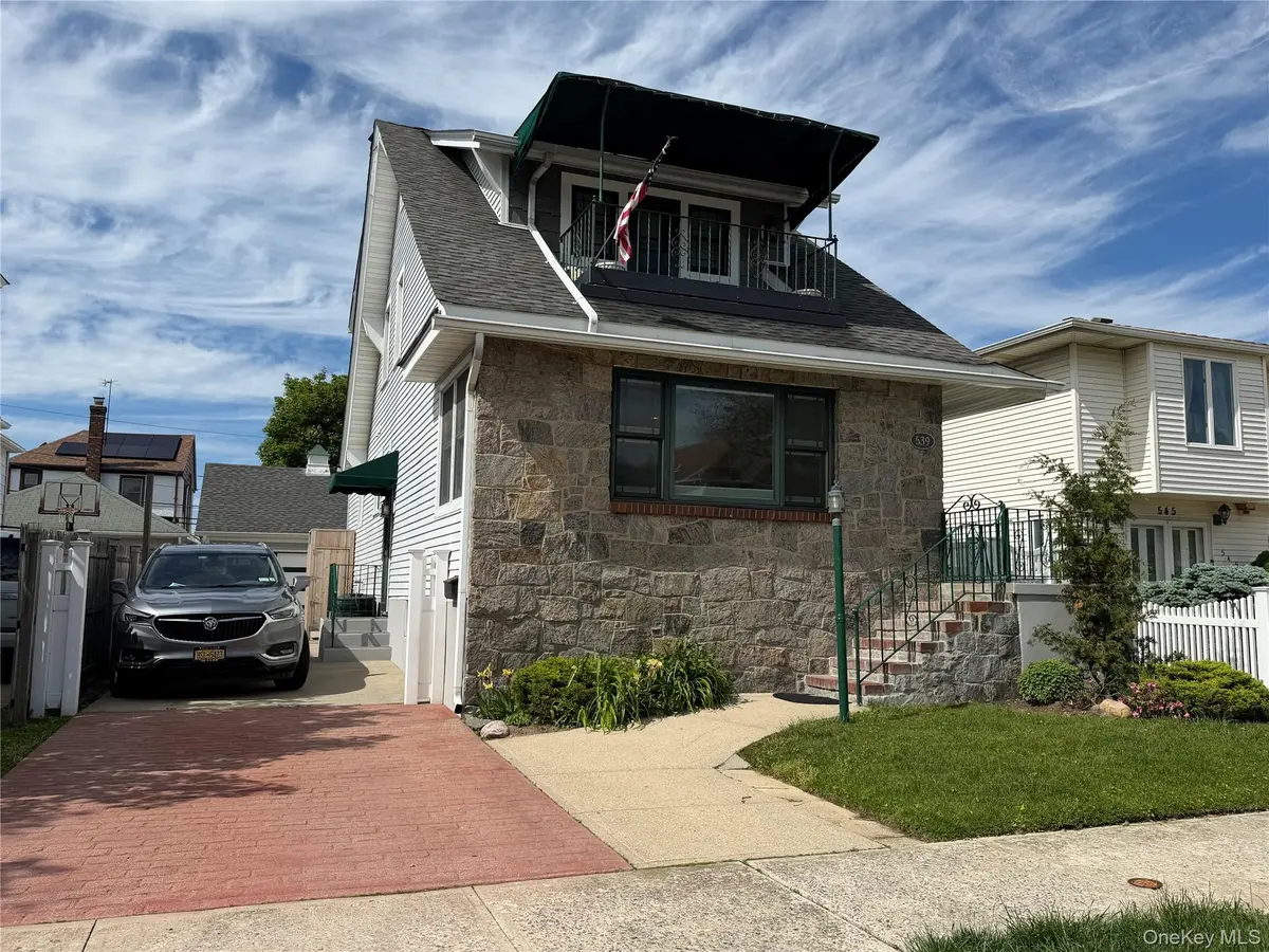 539 E Beech ST, Long Beach, NY 11561