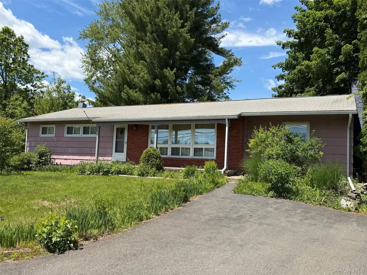 155 Rhinecliff RD, Rhinebeck, NY 12572