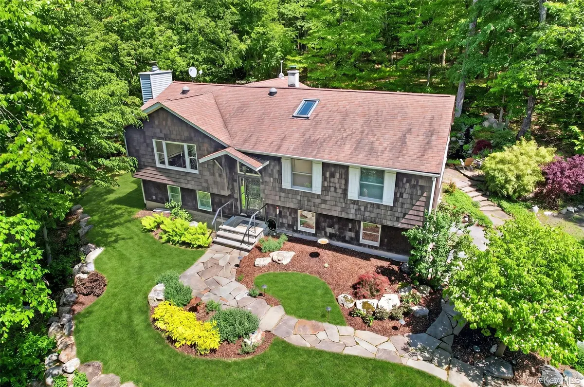5 California RD, Warwick, NY 10990