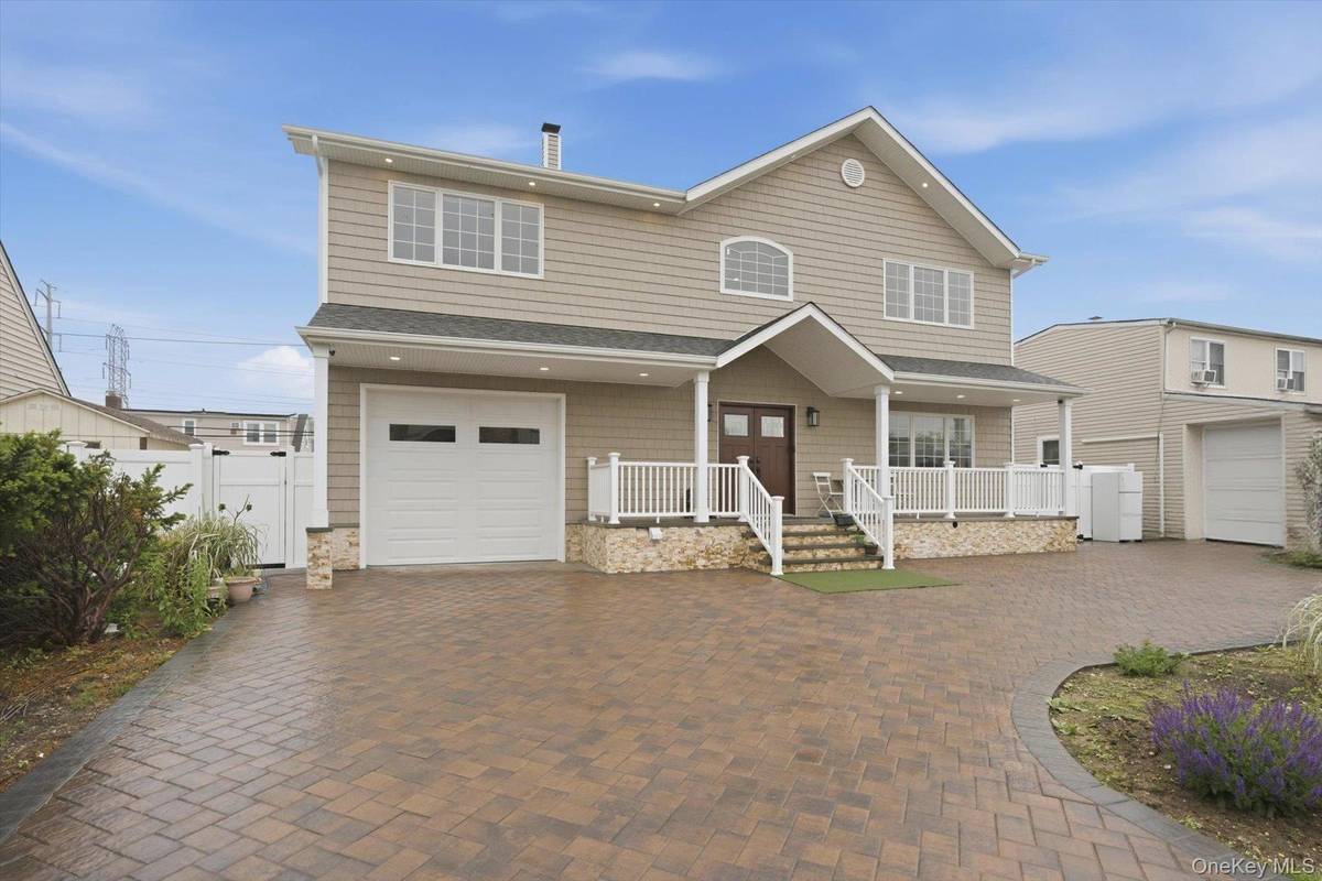 3563 Raven ST, Levittown, NY 11756