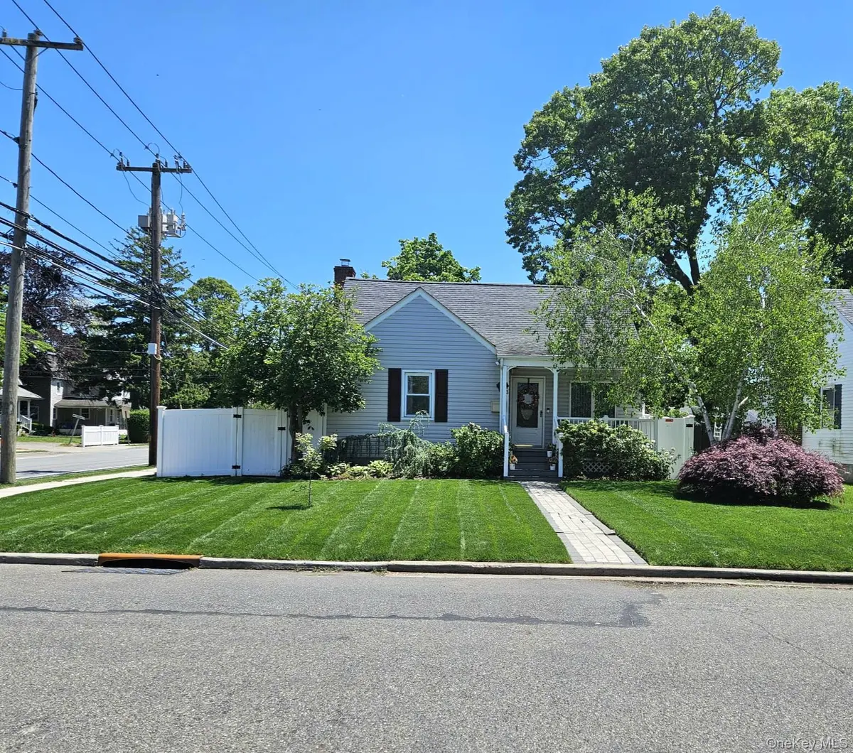 3 Benjamin AVE, Amityville, NY 11701