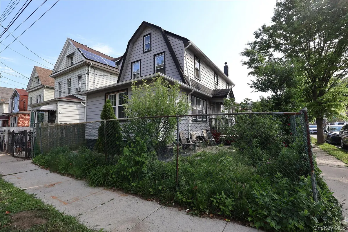 94-02 125th ST, Richmond Hill S., NY 11419