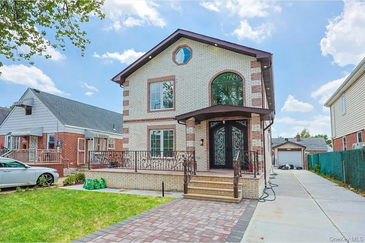 83-46 248th ST, Bellerose, NY 11426