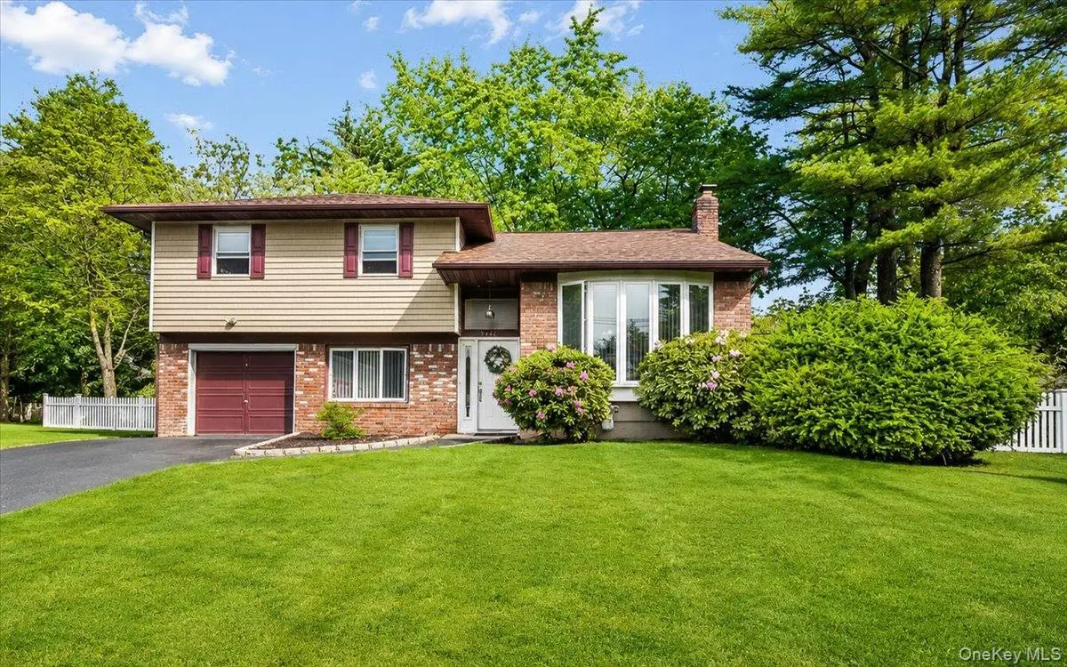 2466 new york New York AVE, Melville, NY 11747