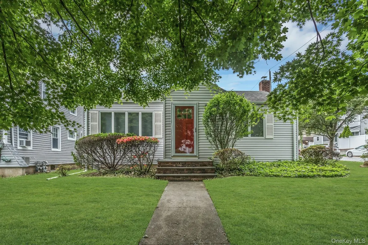 1 Coles, Glen Cove, NY 11542