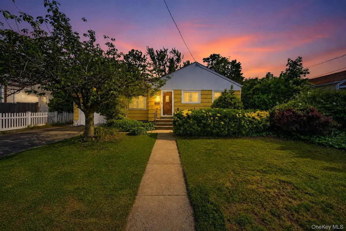 132 Davison AVE, Oceanside, NY 11572