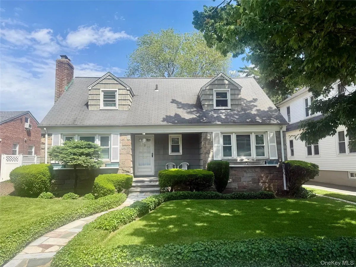 2725 165th ST, Flushing, NY 11358