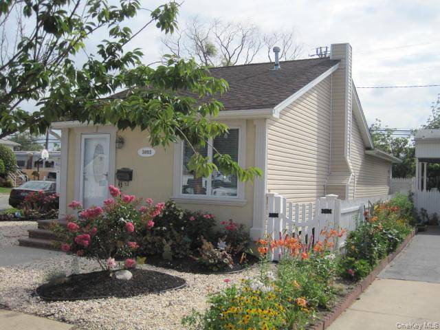 3093 Royal AVE, Oceanside, NY 11572