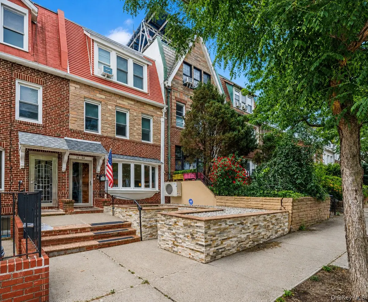 2059 33rd ST, Astoria, NY 11105