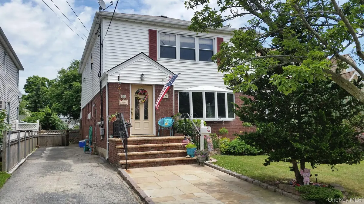 20 Edmund ST #2, Lynbrook, NY 11563