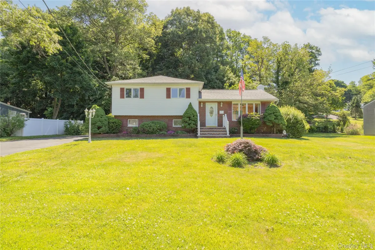 6 Beech ST, Nanuet, NY 10954