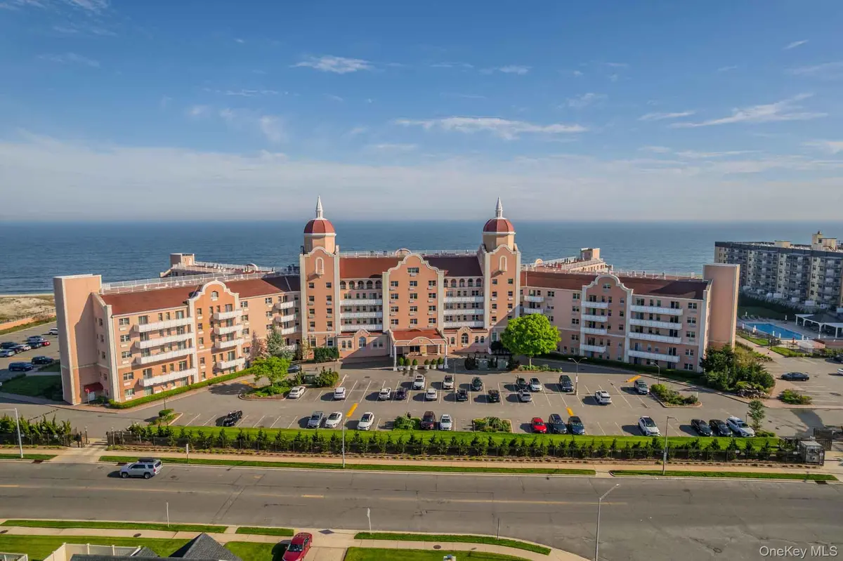 2 Richmond RD #3R, Lido Beach, NY 11561