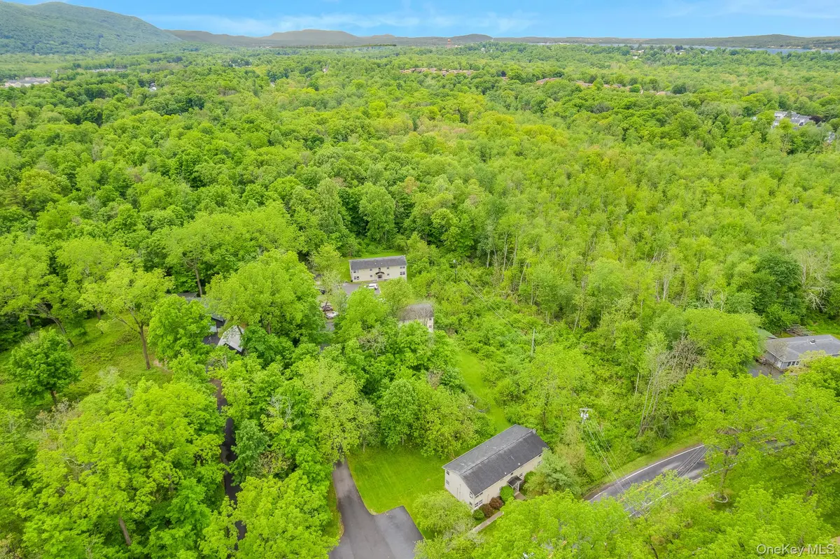 4-8 Donlo DR, Fishkill, NY 12524