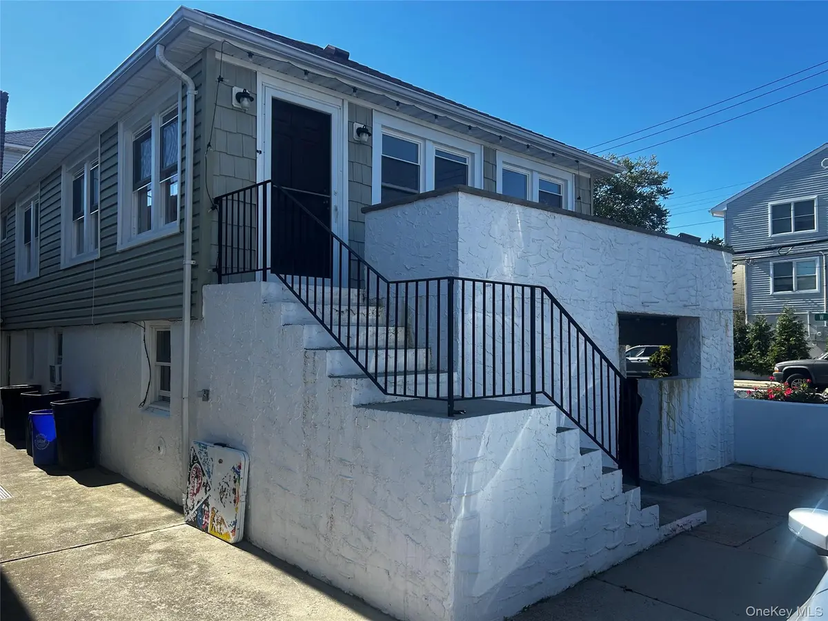 105 Ohio AVE #UPPER, Long Beach, NY 11561