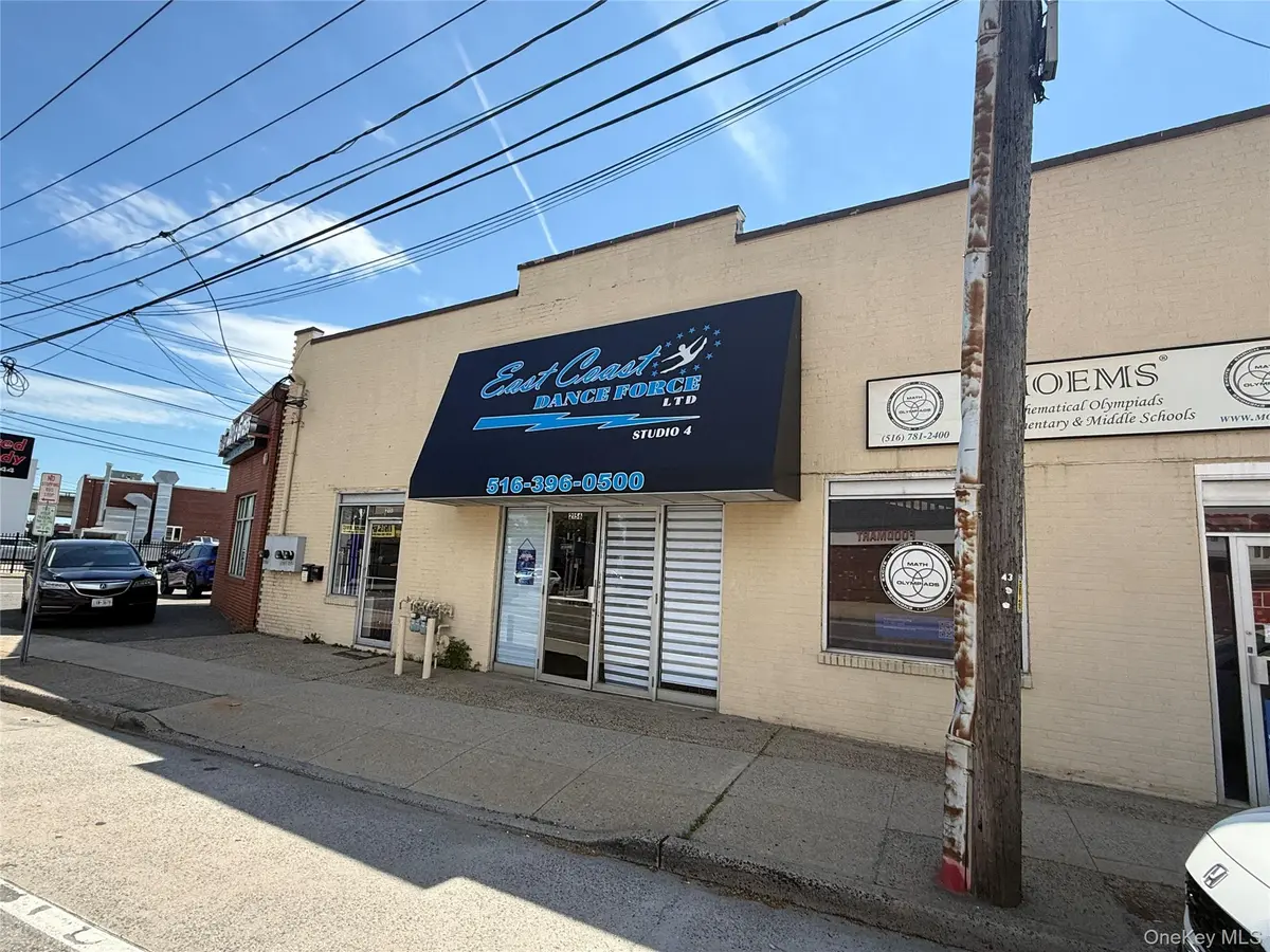 2156 Bellmore AVE, Bellmore, NY 11710