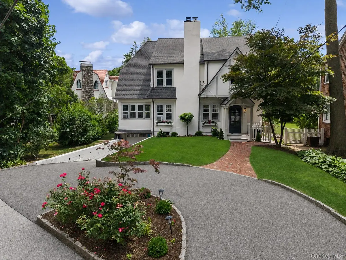 632 Colonial AVE, Pelham, NY 10803