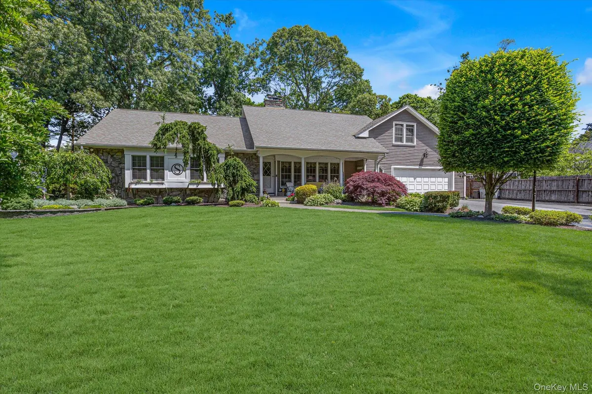 67 Clarke DR, East Northport, NY 11731
