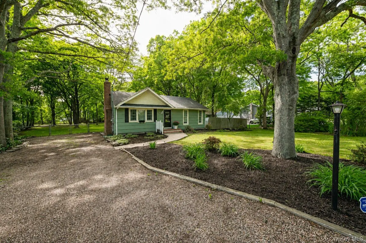 480 Miller Place RD, Miller Place, NY 11764