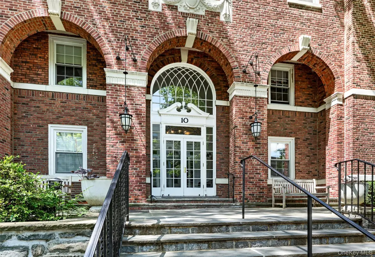10 Brooklands #5H, Bronxville, NY 10708