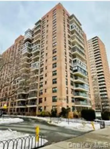 4255 Colden ST #16P, Flushing, NY 11355