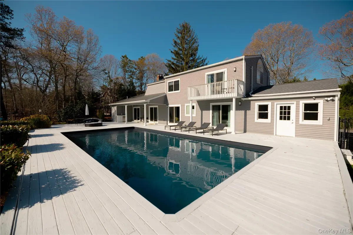 220 Pleasure DR, Riverhead, NY 11901