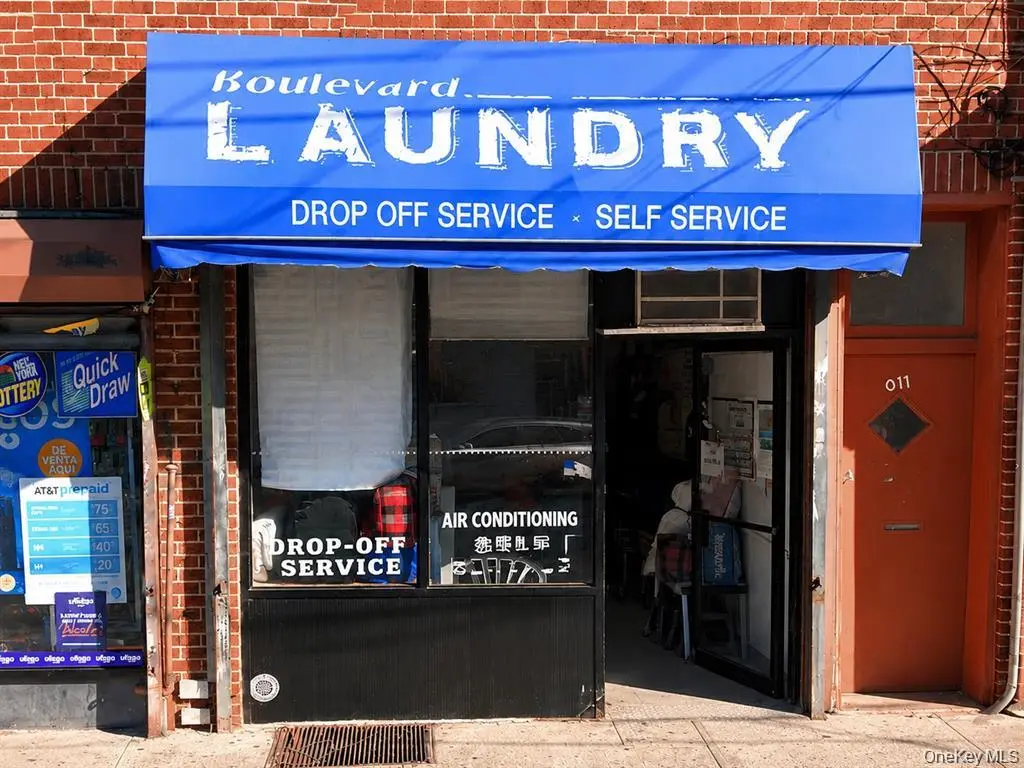 8-17 College Point BLVD, College Point, NY 11356