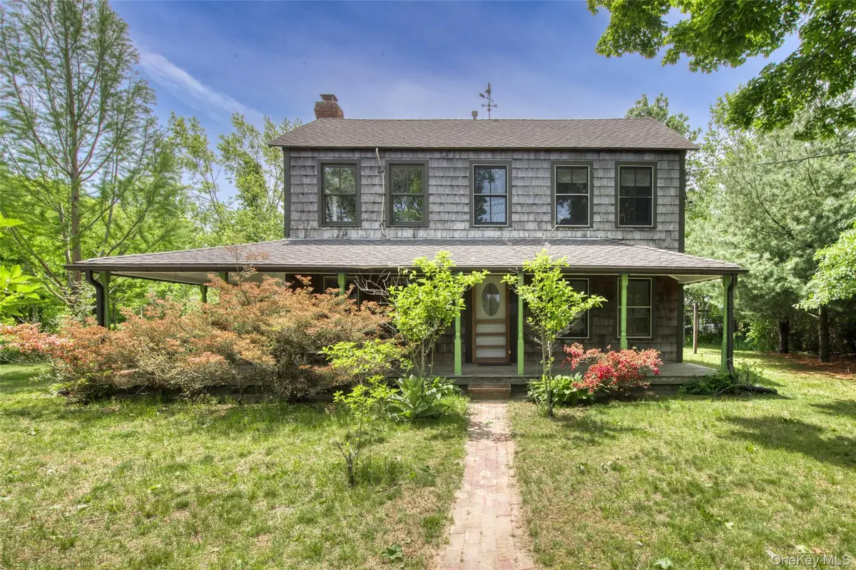 733 Herricks LN, Jamesport, NY 11901