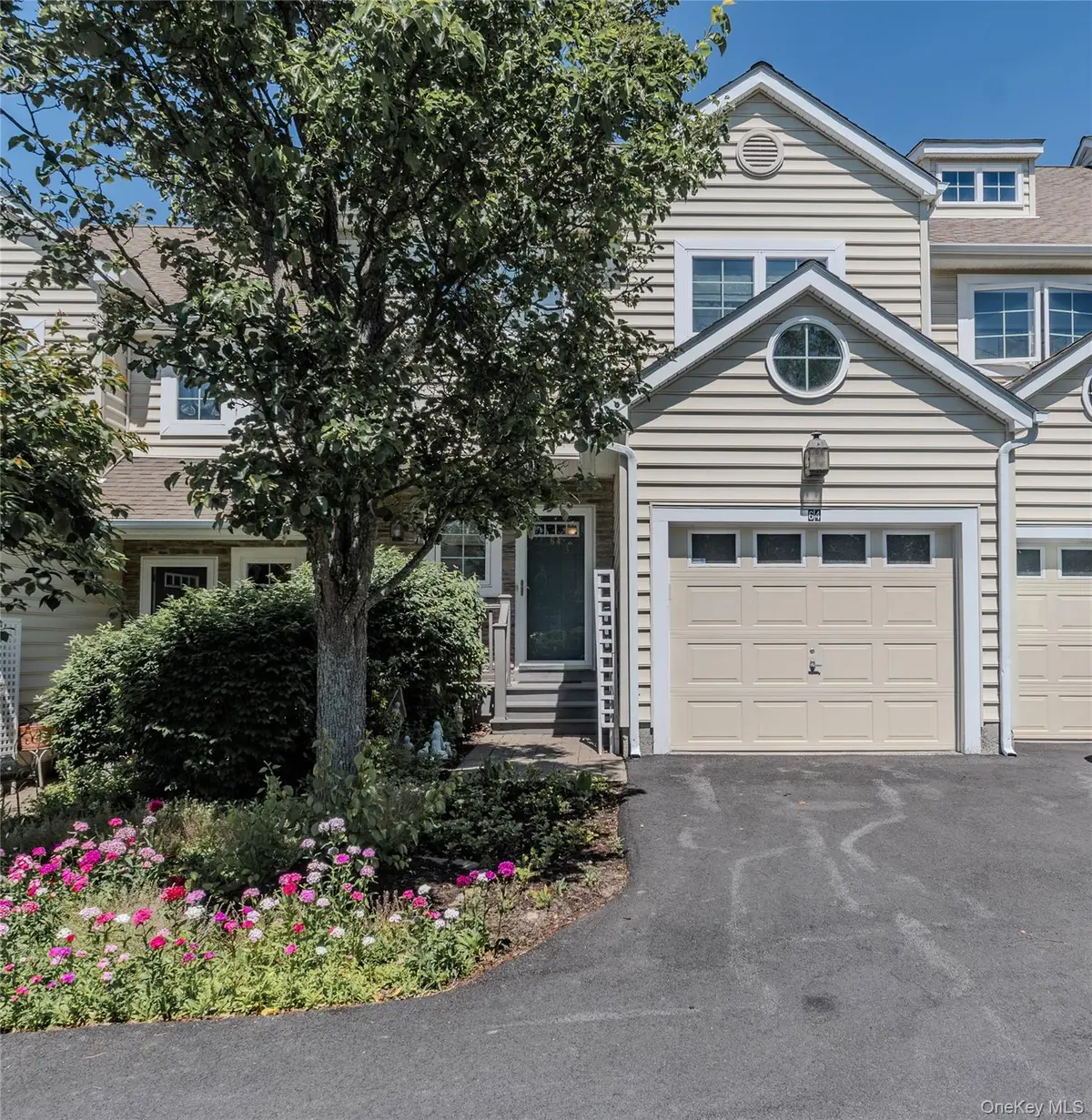 64 Hudson View TER, Hyde Park, NY 12538