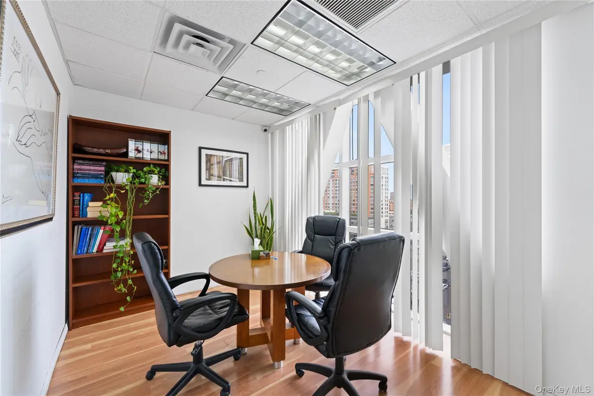 136-33 37th AVE #9B, Flushing, NY 11354