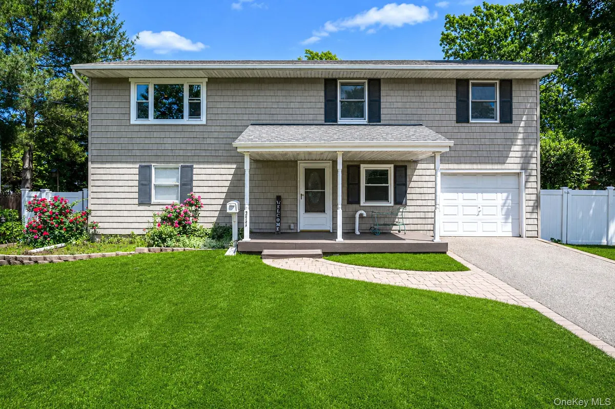 377 Montgomery AVE, West Babylon, NY 11704