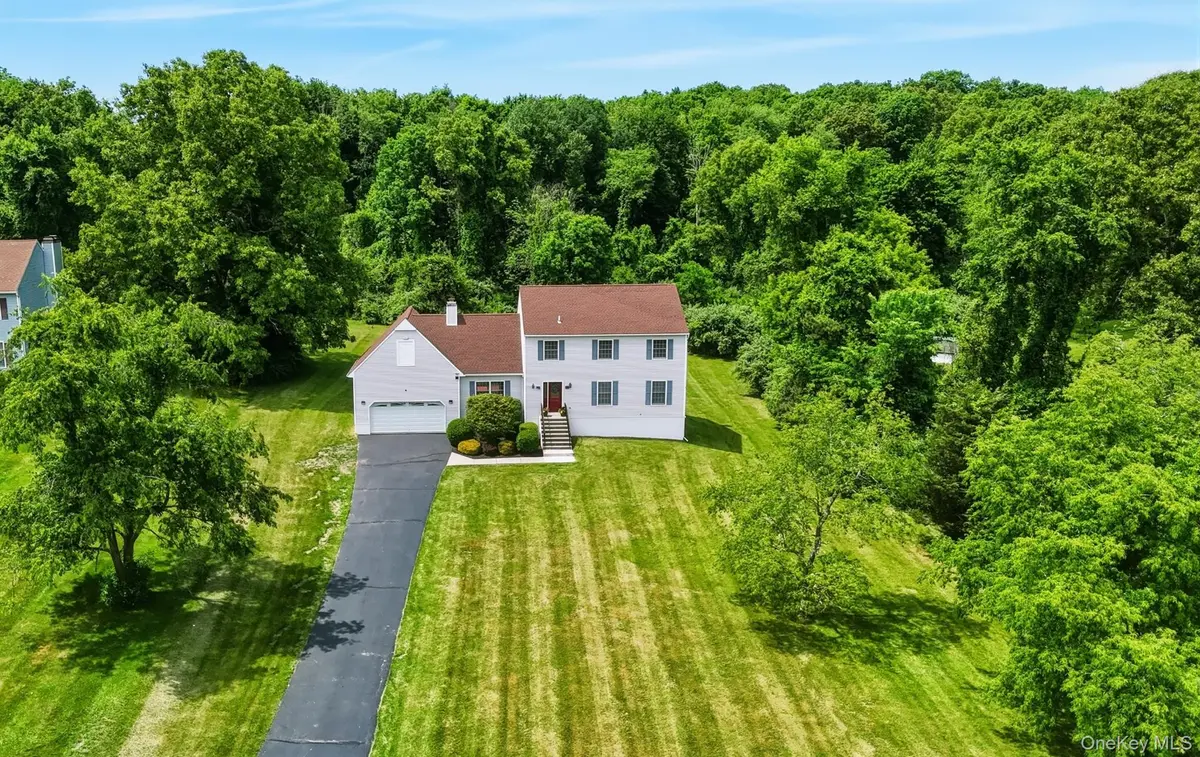 41 Saddle Ridge DR, Hopewell Junction, NY 12533